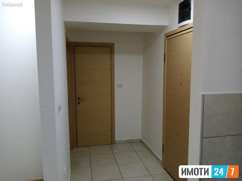 PRAZEN STAN NAS AERODROM