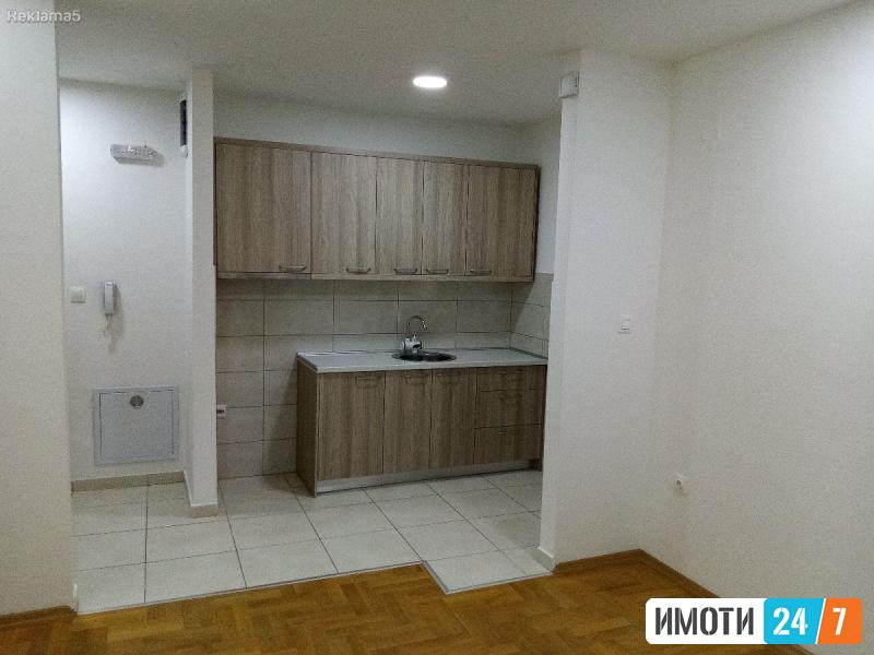 PRAZEN STAN NAS AERODROM