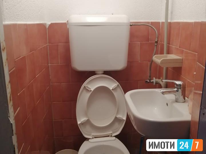 PRODAVAME KUKA NA VODNO