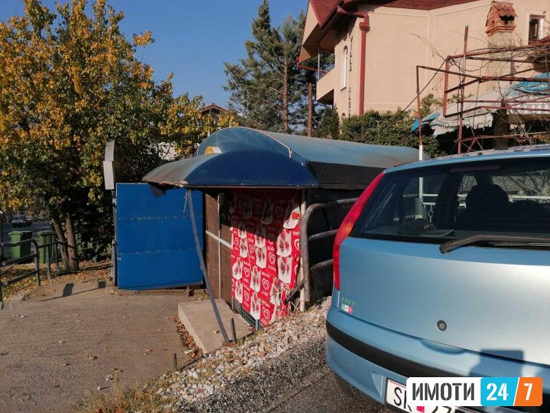 PRODAVAME KUKA NA VODNO
