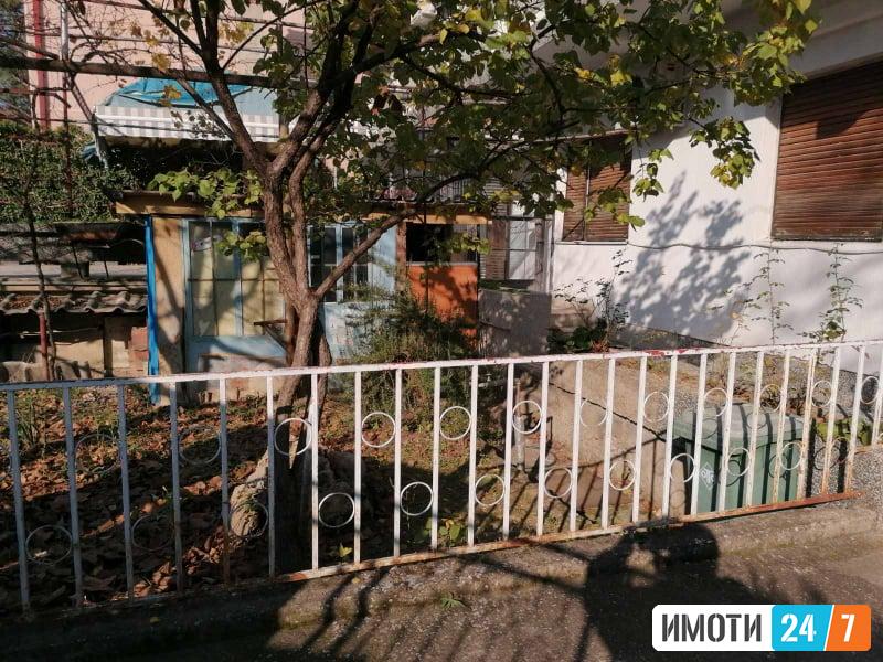 PRODAVAME KUKA NA VODNO