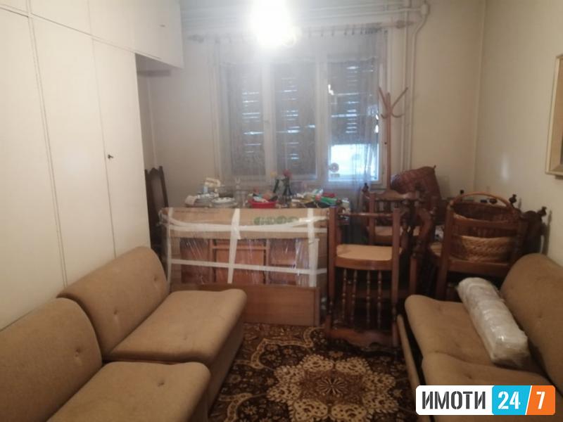 PRODAVAME KUKA NA VODNO