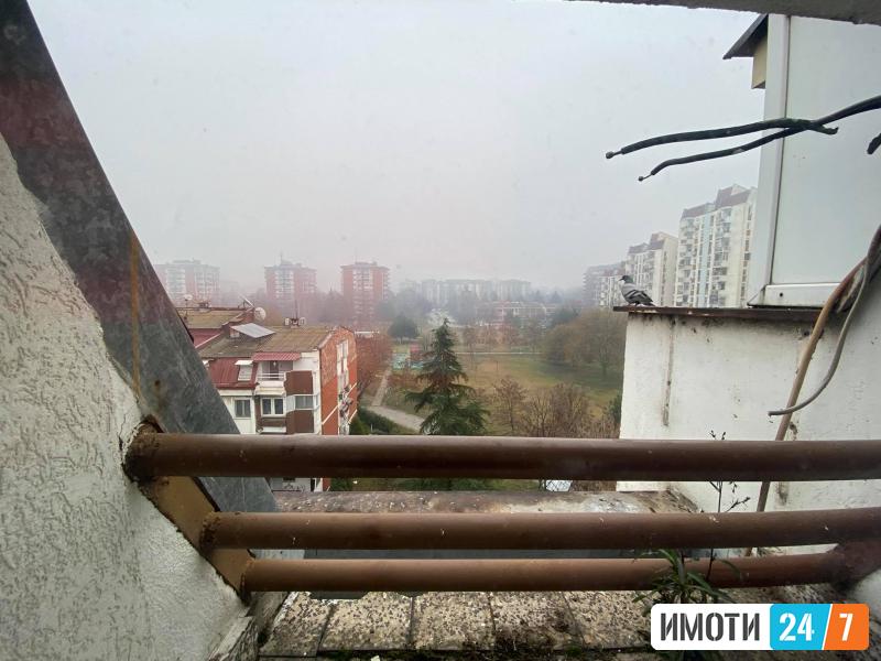 Prodavame trosoben stan pozadi Tri Biseri