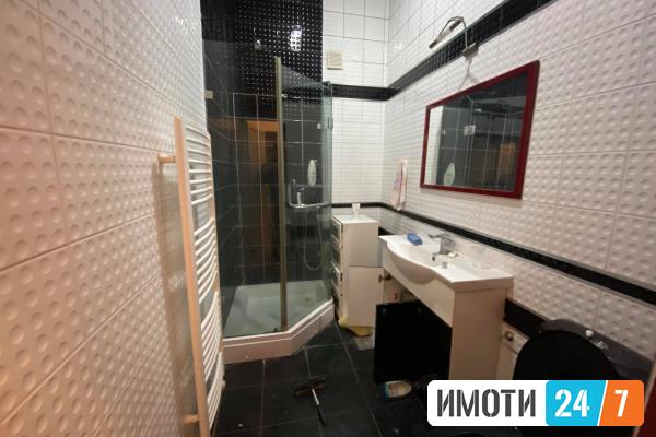 Prodavame trosoben stan pozadi Tri Biseri