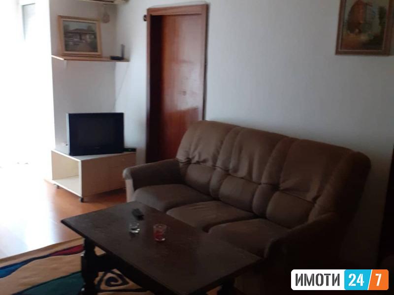 Izdavame trosoben stan vo Micurin