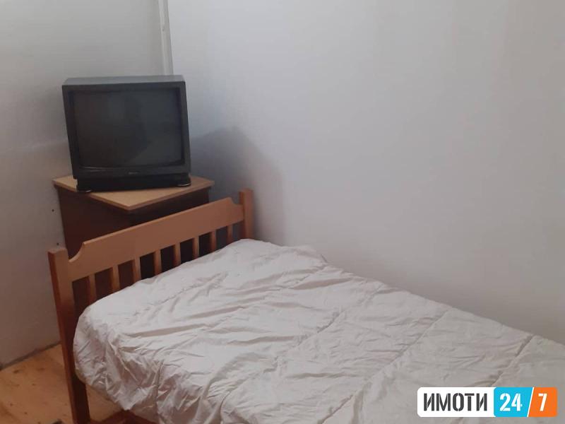 Izdavame trosoben stan vo Micurin