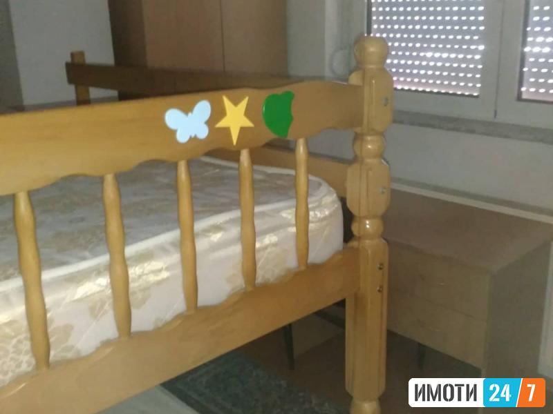 Izdavame trosoben stan vo Micurin