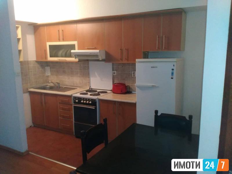 Izdavame trosoben stan vo Micurin