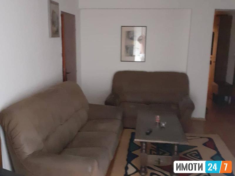 Izdavame trosoben stan vo Micurin