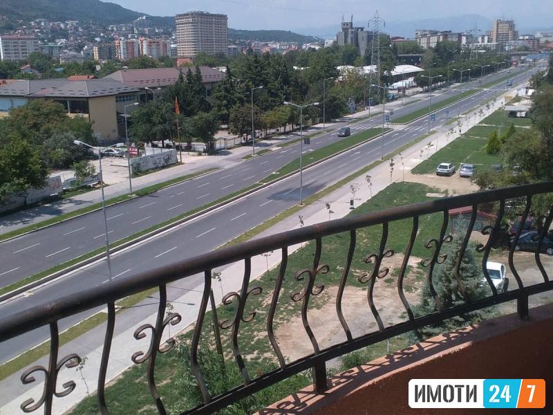 Izdavame trosoben stan vo Micurin