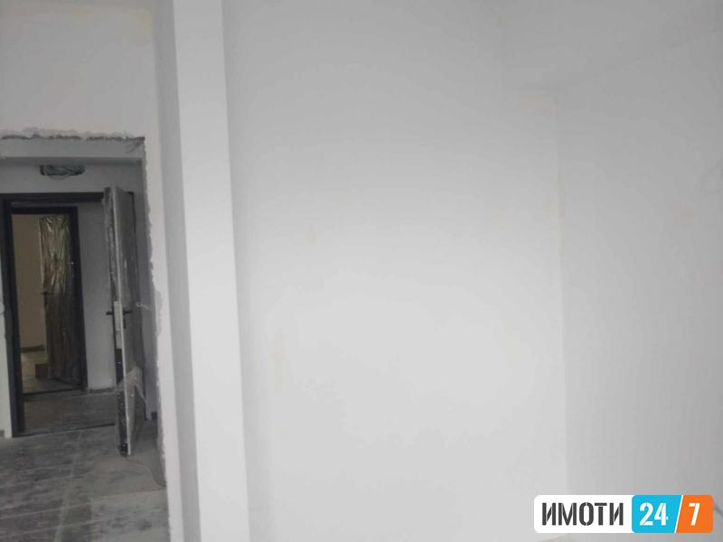 Nov dvosoben stan na 8mi kat sproti Salonot na Mercedes