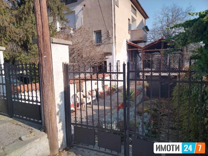Prodavame kat od kuka vo Kisela Voda