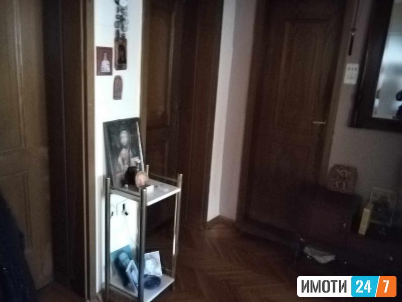 Prodavame kat od kuka vo Kisela Voda
