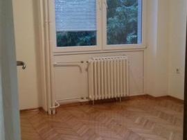 Se izdava 4-sob prazen stan-Centar