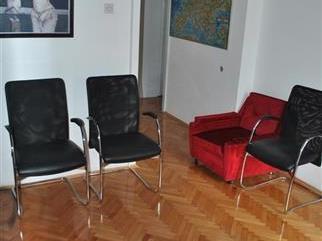 Se izdava kancelariski prostor 120m2-Taftalidze 1
