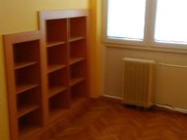 Se izdava 3-sob prazen stan-Centar