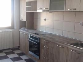 Se izdava prazen stan vo Crnice 110m2