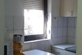 Se prodava kat od kuka so dvor-Kisela Voda