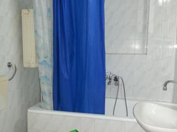 Se izdava prazen stan za kancelarii ili ziveenje