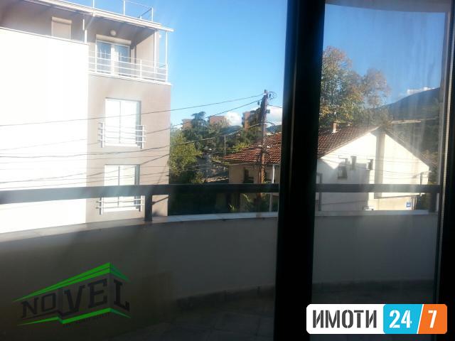 Se izdava prazen stan za ziveenje ili kancelarii