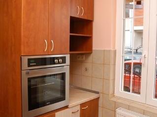 Se izdava namestena kuka 130m2-Kozle