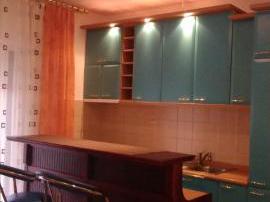 Se izdava dvosoben stan vo Centar 42m2