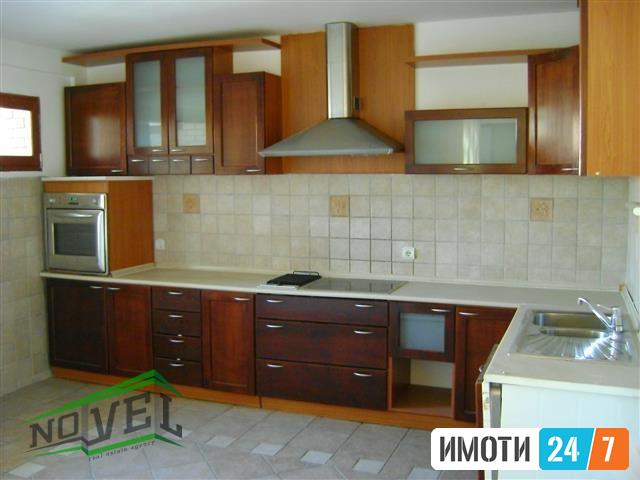 Se izdava prazen stan vo Kozle 152 m2