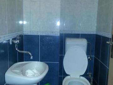 Se izdava nov prazen stan vo Centar76m2