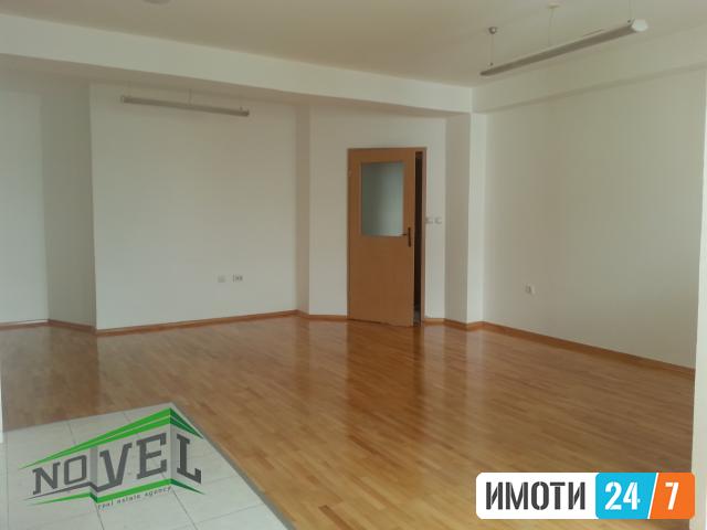 Se izdava nov prazen stan vo Centar76m2