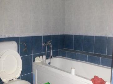 Se izdava nov prazen stan vo Centar76m2