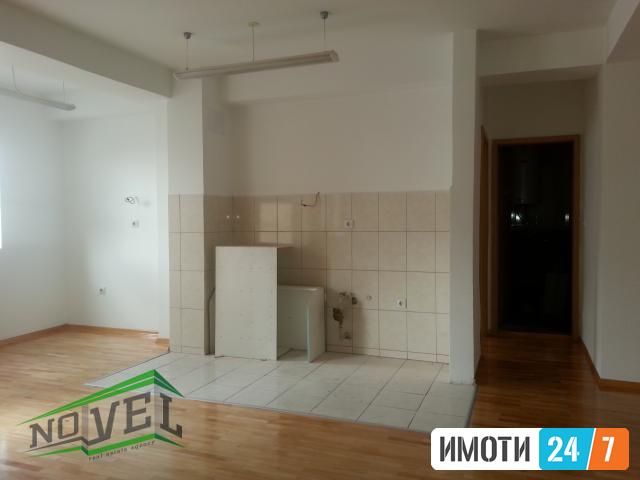 Se izdava nov prazen stan vo Centar76m2