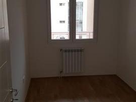Se izdava nov prazen stan vo Centar114m2
