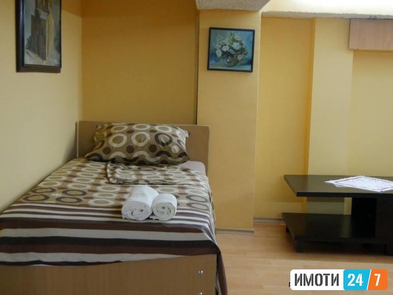 SE IZDAVA HOSTEL