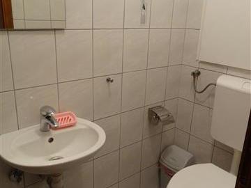 Se izdava trosoben stan vo kuka na Vodno