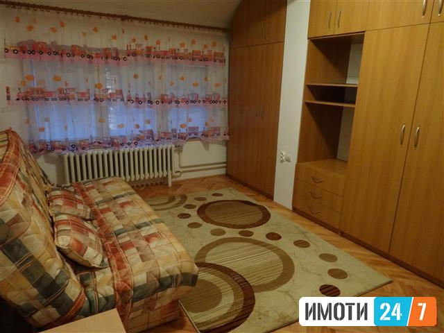 Se izdava trosoben stan vo kuka na Vodno