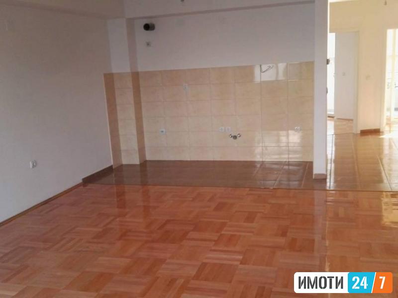 Se prodava stan na ekskluzivna lokacija-VODNO