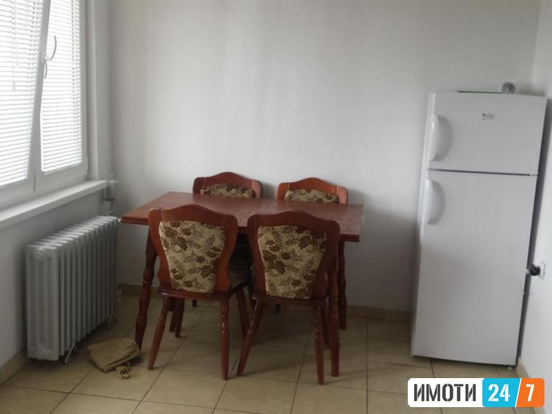 Renoviran opremen stan vo strog centar karsi Ramstor