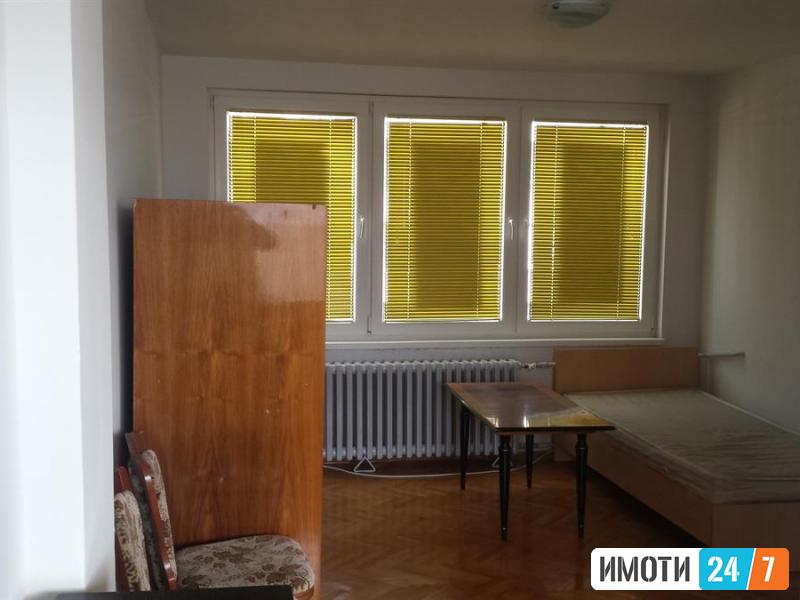 Renoviran opremen stan vo strog centar karsi Ramstor