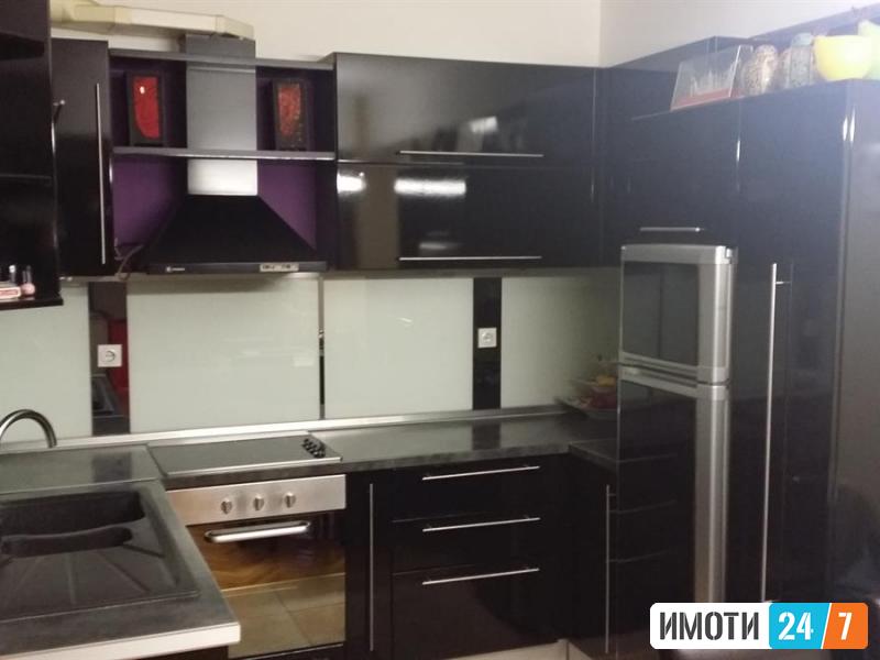 Karsi Zebra Kapistec se izdava