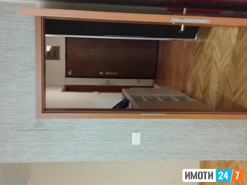 Karsi Zebra Kapistec se izdava