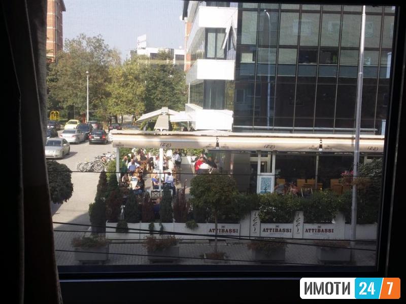 Karsi Zebra Kapistec se izdava