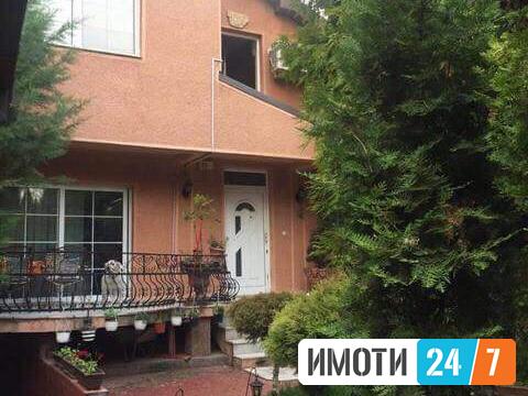 Ekskluzivna kukja na Vodno 240m2
