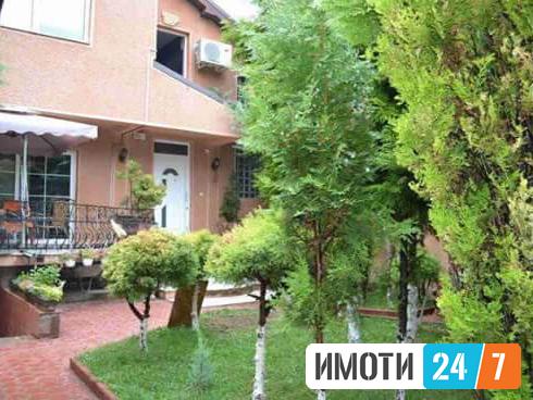 Ekskluzivna kukja na Vodno 240m2