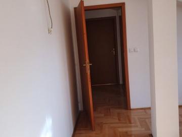 Rent Apartment in   D Maalo