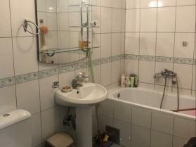 Се издава Стан во  нас Центар - Универзална