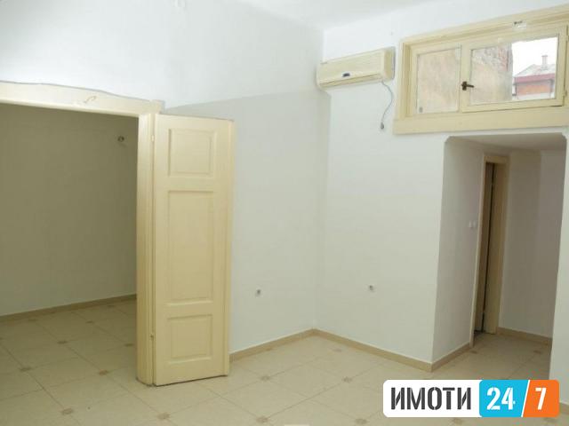 Rent Office space in   Centar
