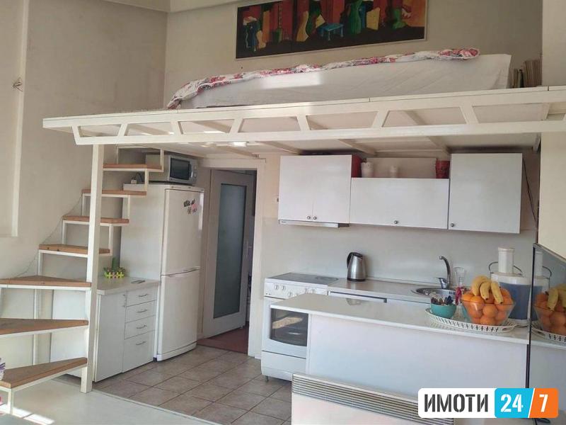 Урбан Ливинг продава 25 собен стан во Центар