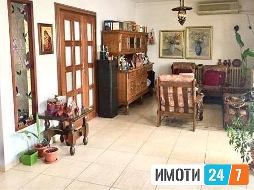 Урбан Ливинг продава 4 собен стан во Козле