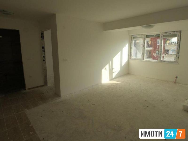 УРБАН ЛИВИНГ продава празен стан 37м2 во Мичурин