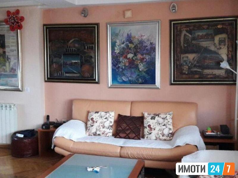Урбан Ливинг продава 5 собен стан во Аеродром